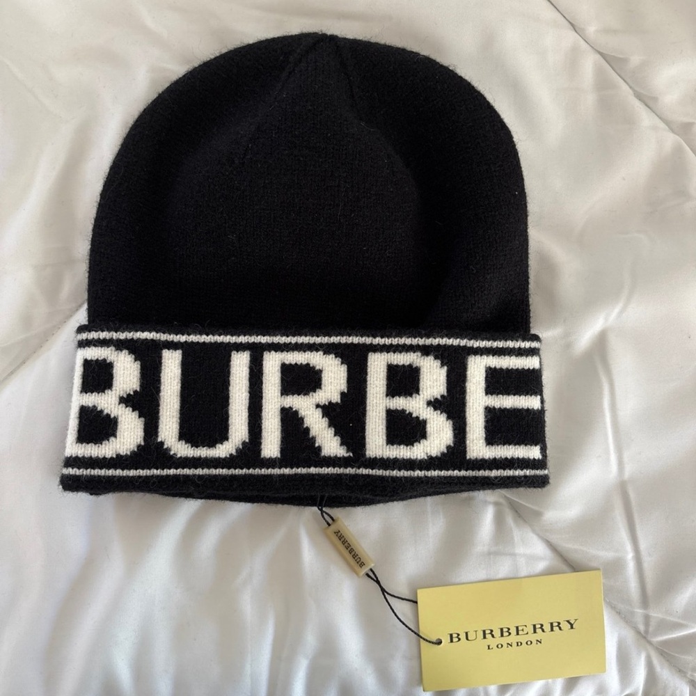 Burberry Black and White Knit beanie